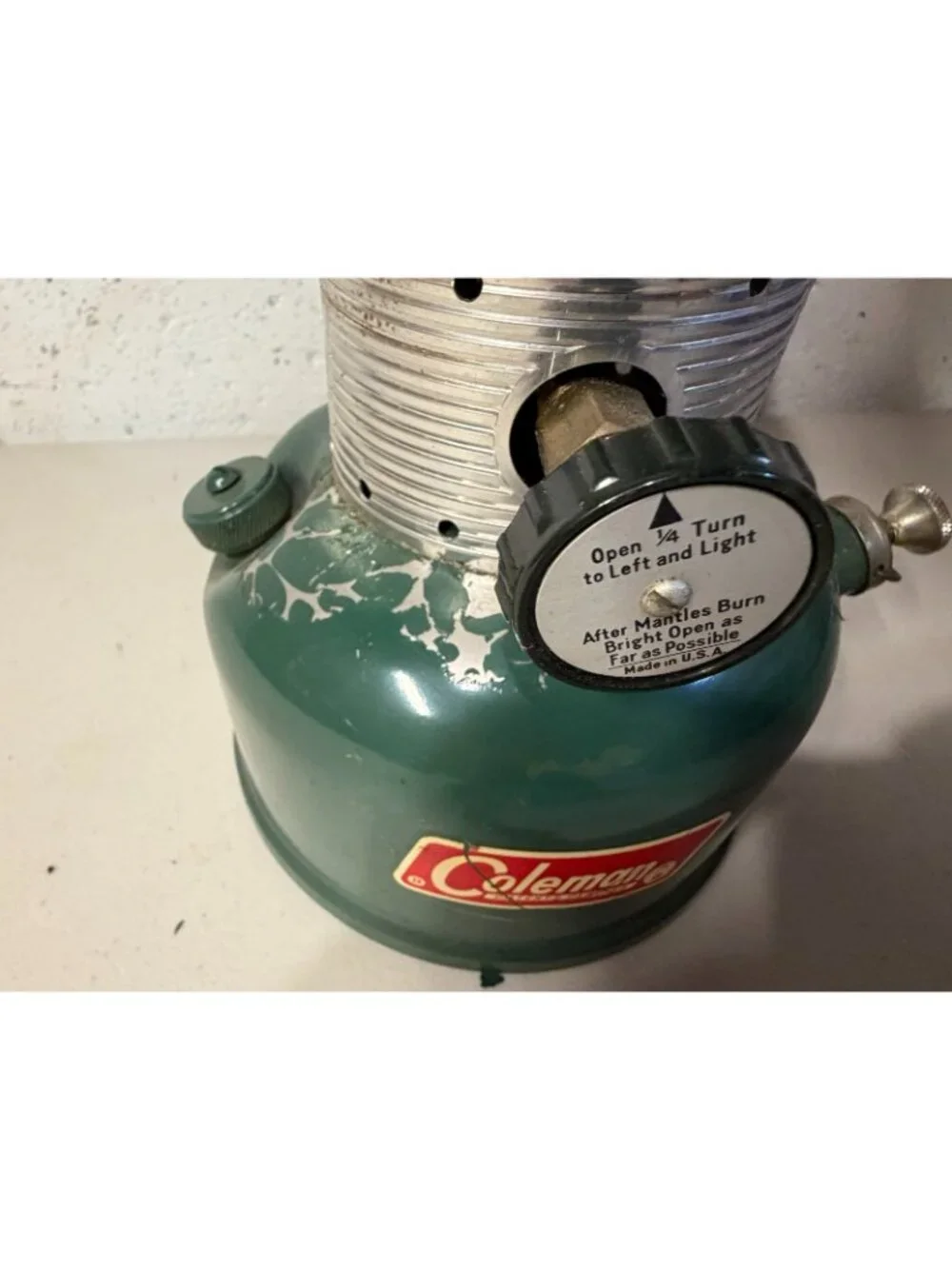 Vintage 1968 Coleman Lantern Model 220F w/ Pyrex Globe & reflector Dated 5 1968